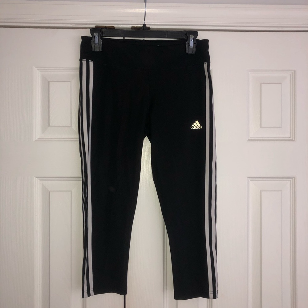 SOLD- Adidas climate cropped leggings